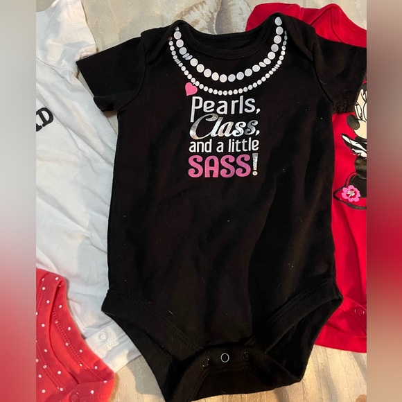 Bundle of 4 Super Sweet Infant Onesies, 3 New Without Tags! Size 6-9 Months - Picture 4 of 6